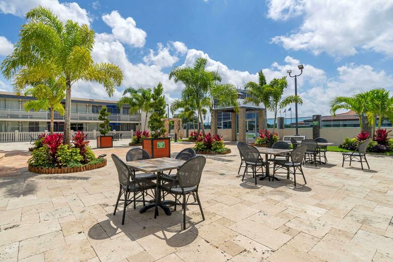 Hotel Clarion Inn Tampa - Brandon
