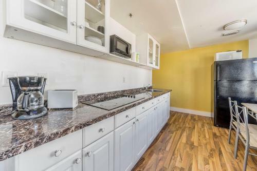 918 Ocean Drive Apartments