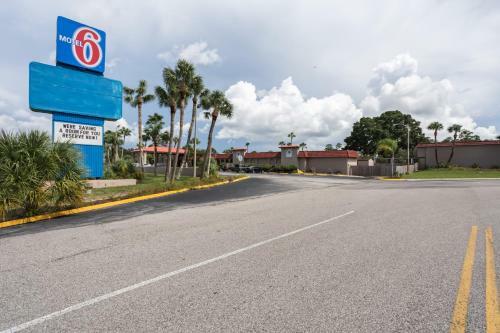 Motel 6 Spring Hill Weeki Wachee