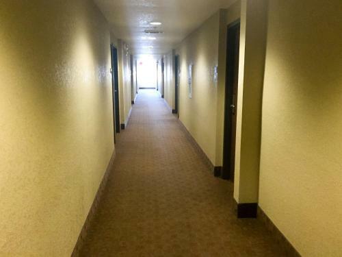 Motel 6 Canton