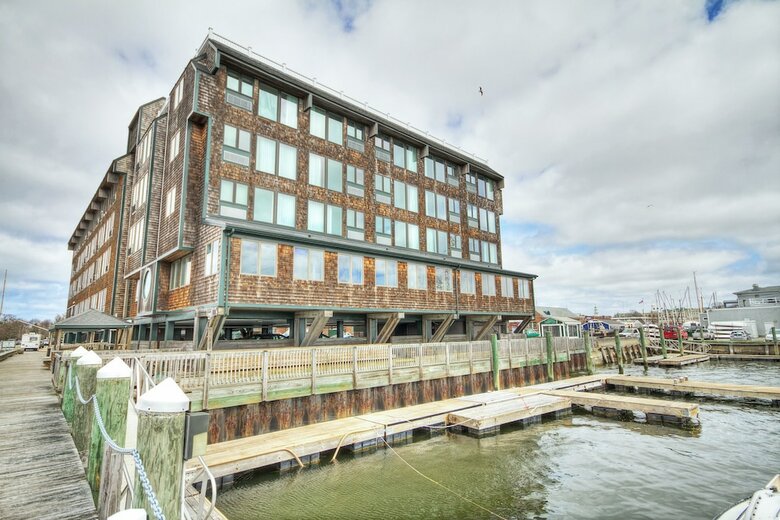 Hotel Wyndham Inn On Long Wharf