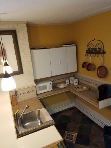 Burbankrose Inn Bed & Breakfast