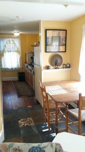 Burbankrose Inn Bed & Breakfast