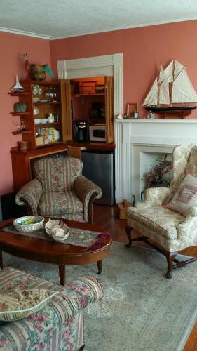 Burbankrose Inn Bed & Breakfast