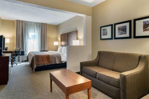 Hotel Comfort Inn And Suites