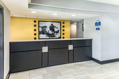 Hotel Days Inn & Suites