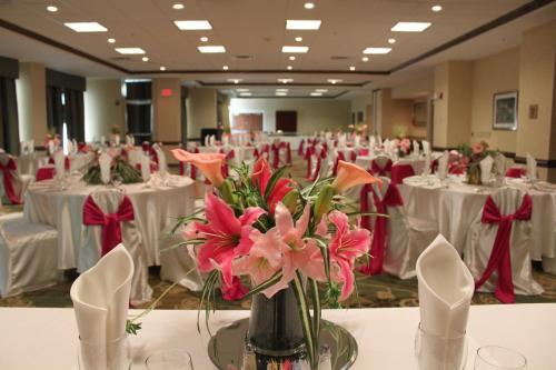 Motel Baymont Inn And Suites - Valdosta