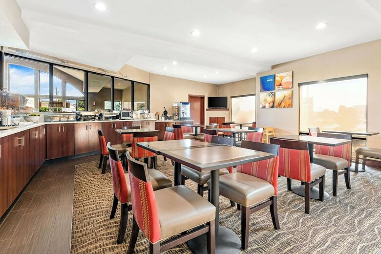 Hotel Comfort Suites Warner Robins