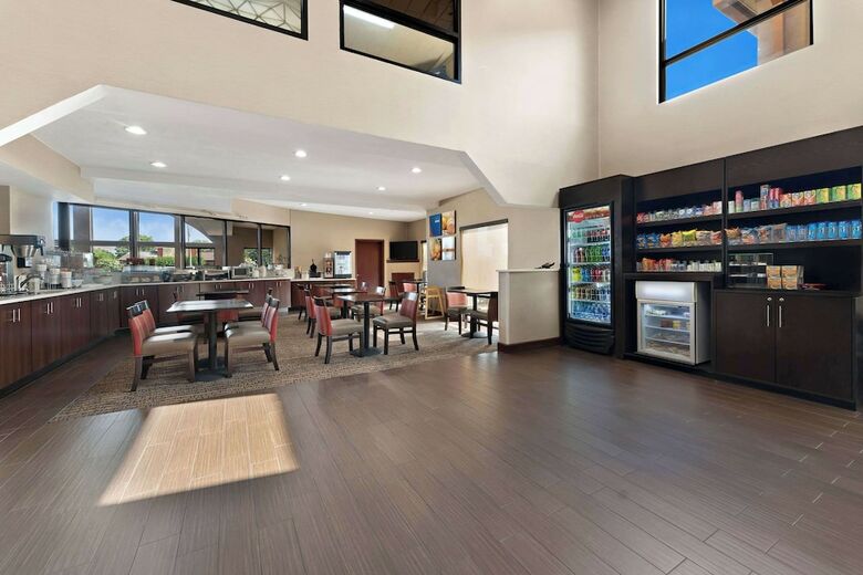 Hotel Comfort Suites Warner Robins