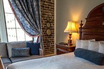 Bed & Breakfast East Bay Inn