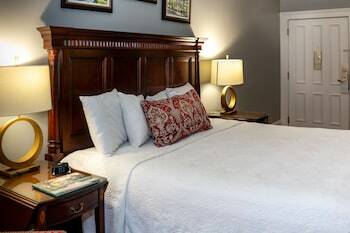Bed & Breakfast East Bay Inn