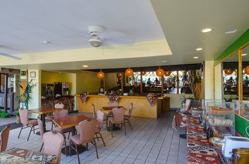 Uncle Billy's Kona Bay Hotel