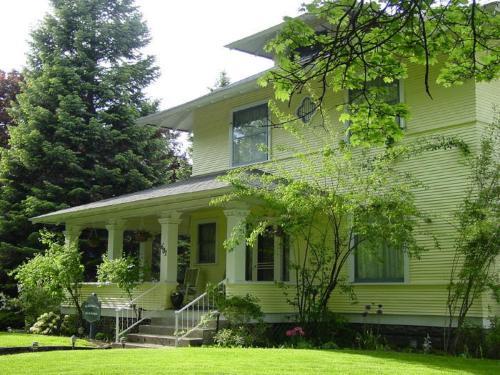 The Mcfarland Inn Bed And Breakfast