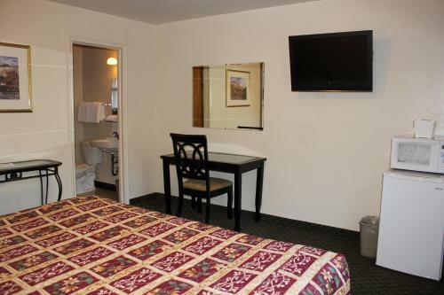 Lava Spa Motel & Rv