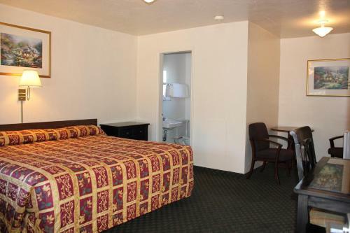 Lava Spa Motel & Rv