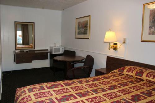 Lava Spa Motel & Rv