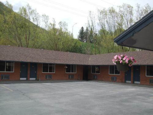 Lava Spa Motel & Rv
