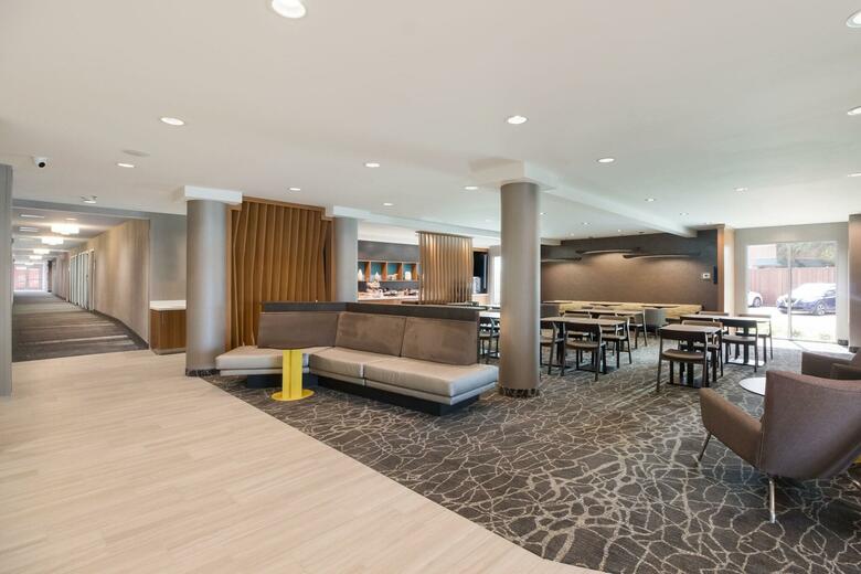 Hotel Springhill Suites By Marriott Dallas/stemmons