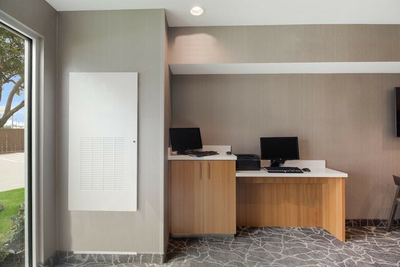 Hotel Springhill Suites By Marriott Dallas/stemmons