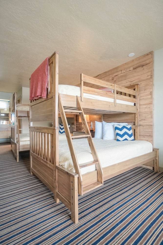 Hotel Blue Lakes Inn