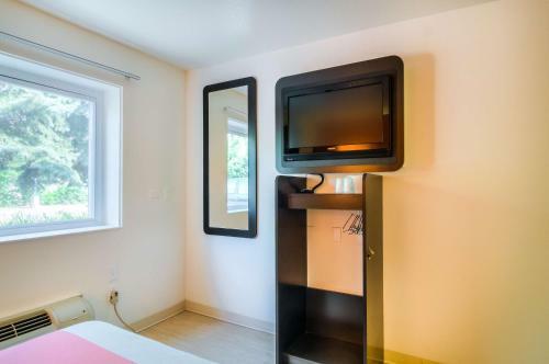 Motel 6 Chicago North Central - Arlington Heights