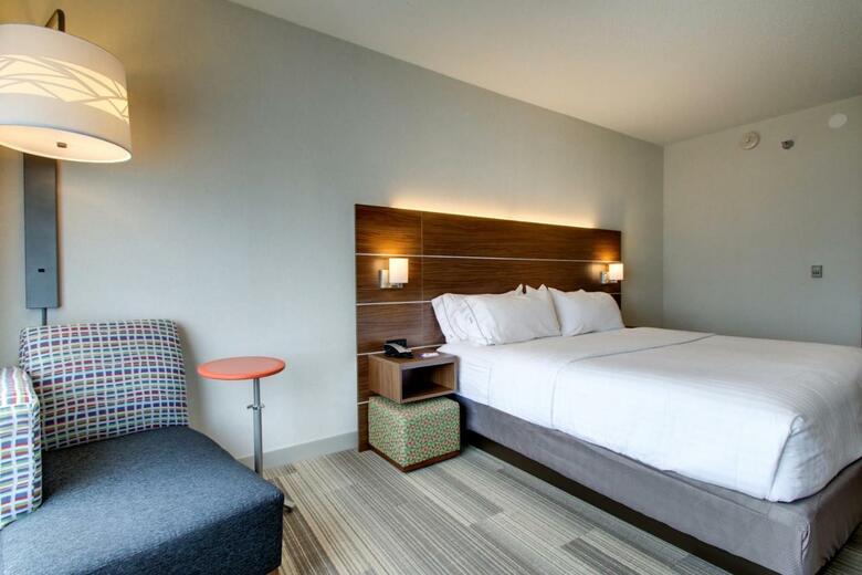 Hotel Holiday Inn Express & Suites Aurora - Naperville
