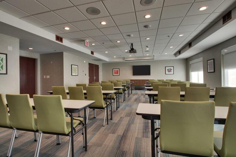 Hotel Holiday Inn Express & Suites Aurora - Naperville