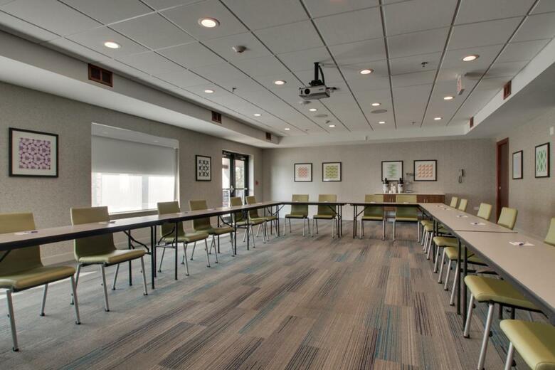 Hotel Holiday Inn Express & Suites Aurora - Naperville