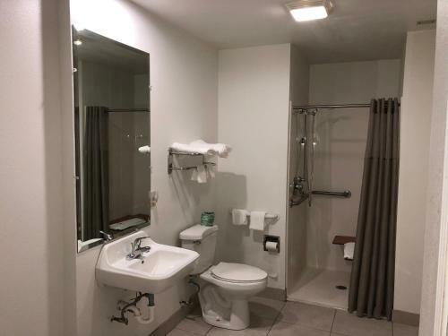 Motel 6 - Urbana