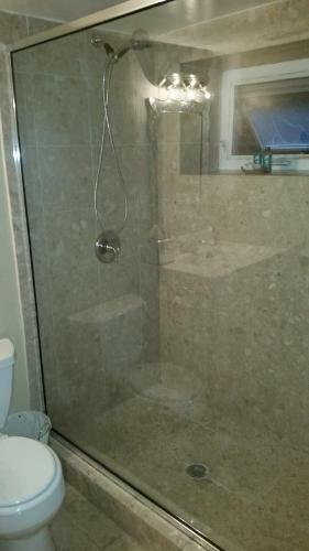 2142 West Walton Apartment