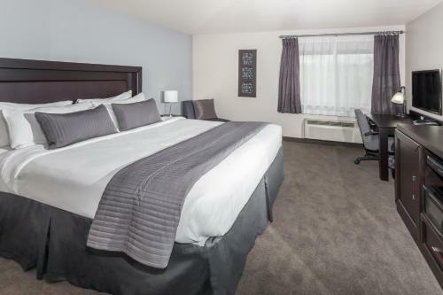 Hotel Baymont By Wyndham Glenview