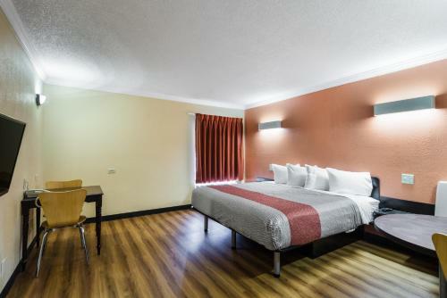 Hotel Motel 6 Libertyville