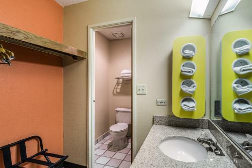 Hotel Motel 6 Libertyville