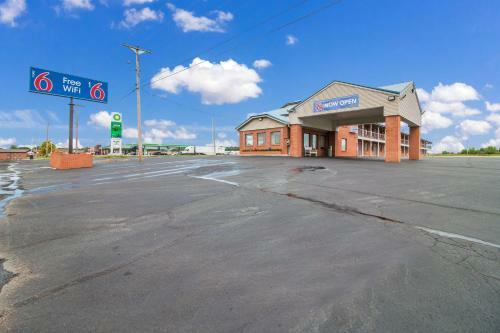Motel 6 Metropolis