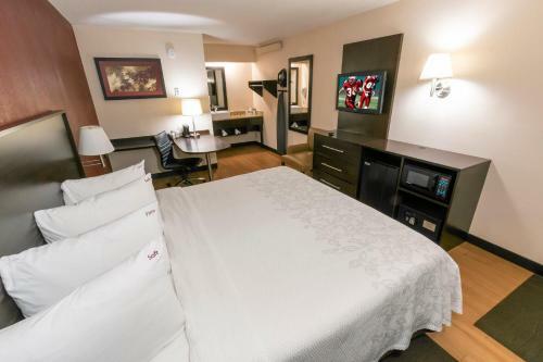 Hotel Red Roof Inn Plus+ Chicago - Willowbrook