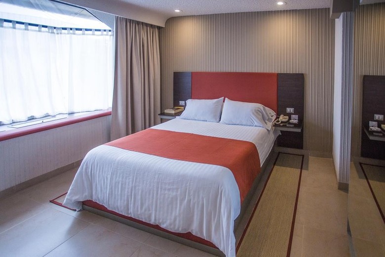 Hotel Puente Real
