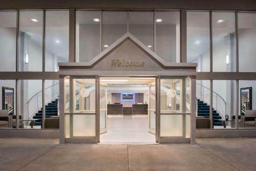 Hotel Baymont Inn And Suites Des Moines