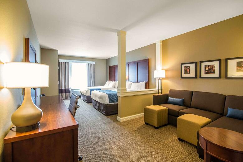 Hotel Comfort Suites - Dodge City