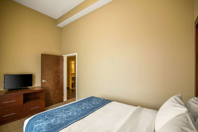 Hotel Comfort Suites - Dodge City