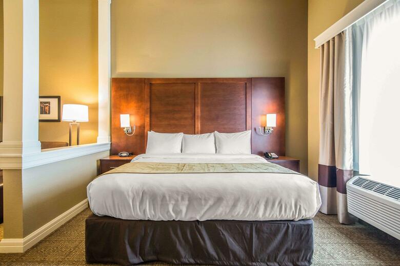 Hotel Comfort Suites - Dodge City