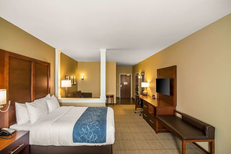 Hotel Comfort Suites - Dodge City