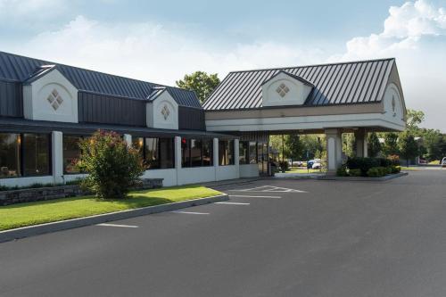 Hotel Lamplighter Inn & Suites Pittsburg