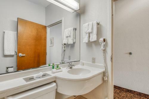 Hotel Microtel Inn And Suites