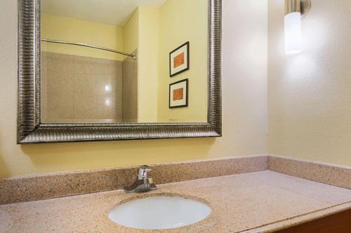 Hotel Comfort Suites Lake Charles