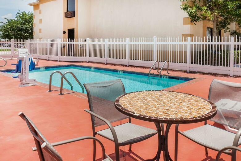 Hotel Days Inn & Suites New Iberia