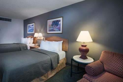 Hotel Rodeway Inn & Suites And Conference Center
