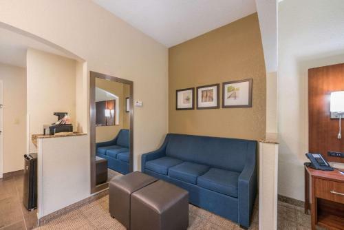 Hotel Comfort Suites Monroe