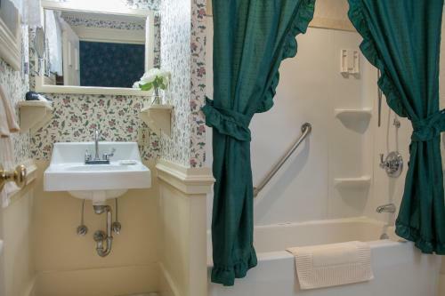 Bed & Breakfast Mira Monte Inn & Suites
