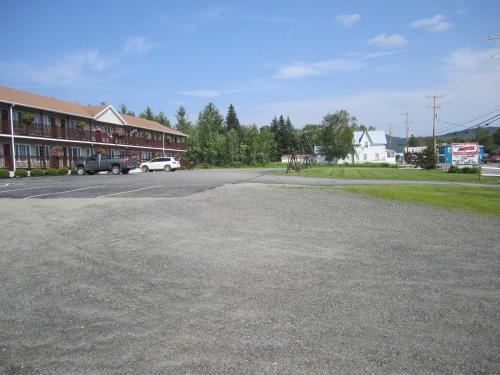 Bishops Country Inn Motel