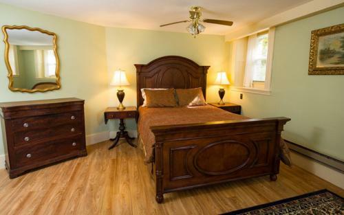 Posada Thornhedge Inn